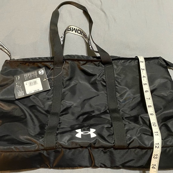NWT! Under Armour Duffle Bag Black and White PERFECT for gym or over night trips - Picture 6 of 13